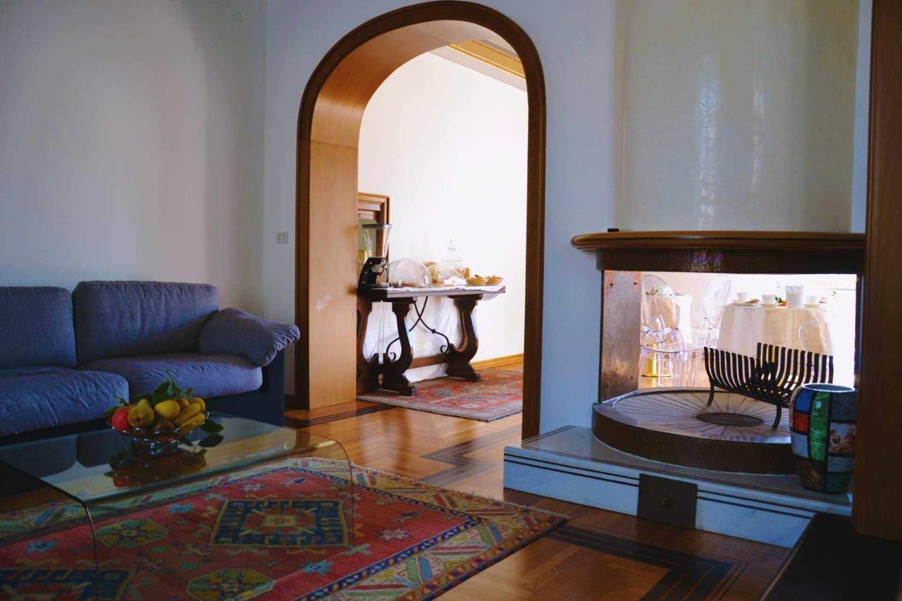 Beb Cornelia Bed & Breakfast Atri Exterior foto